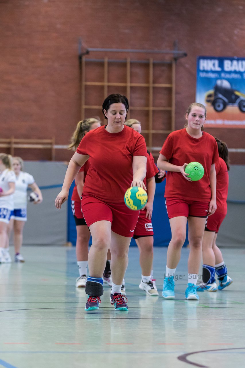 Bild 139 - Frauen Barmstedter TS - Buedelsdorfer TSV : Ergebnis: 26:12